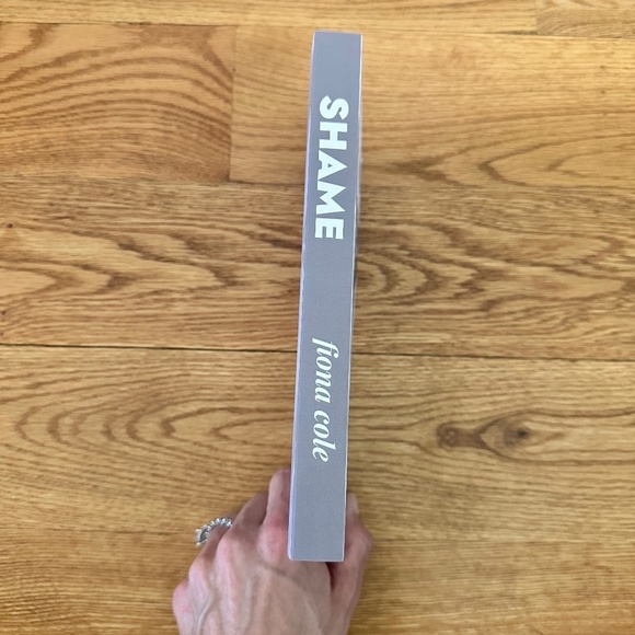 [SIGNED] Special Edition Cover of Shame by Fiona Cole - Picture 3 of 5